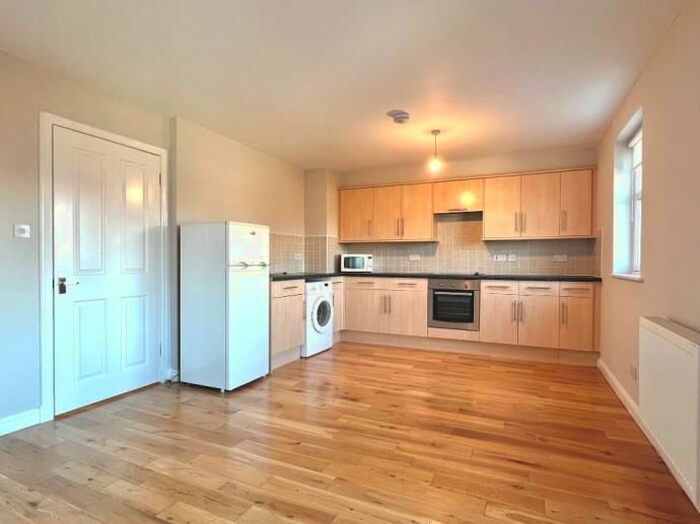 2 Bedroom Flat To Rent In Main Street, Kirkliston, Edinburgh, EH29