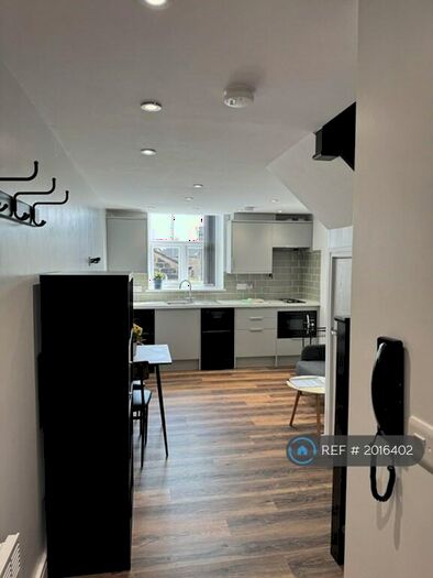 2 Bedroom Flat To Rent In Portland Street, Huddersfield, HD1