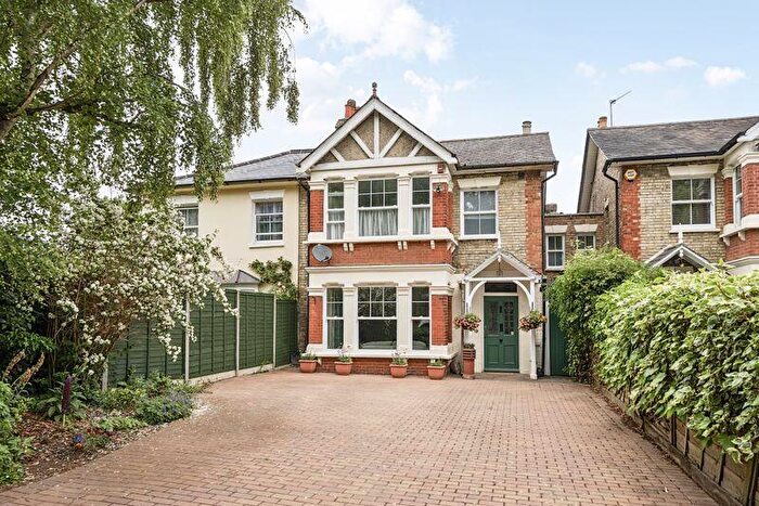 4 Bedroom Semi-Detached House For Sale In Somerset Road, Barnet, EN5