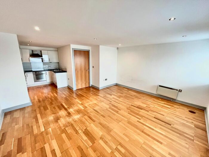 2 Bedroom Flat To Rent In Peter Lane, York, YO1