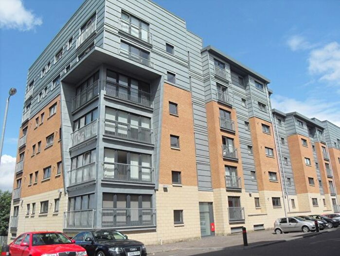 2 Bedroom Flat To Rent In Barrland Court, Pollokshields, Glasgow, G41