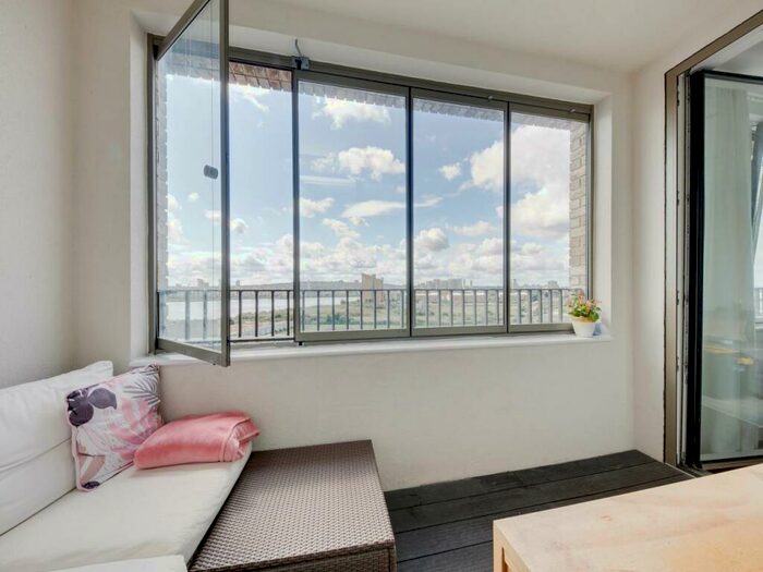 1 Bedroom Flat For Sale In Rendel Apartments, Lockside Way, Royal Docks, E16