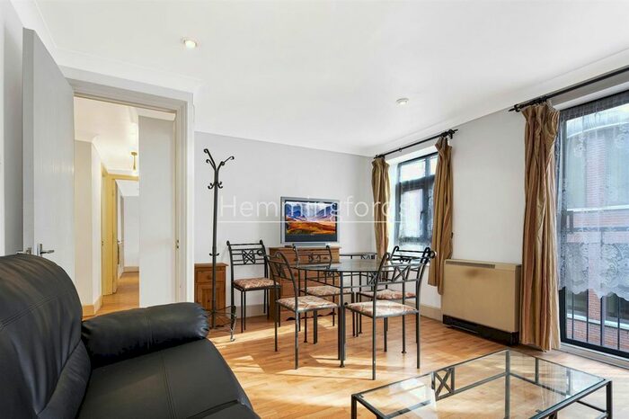 2 Bedroom Flat For Sale In Cobalt Building, Bridgewater Square, EC2Y