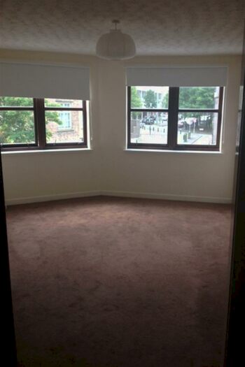 2 Bedroom Flat To Rent In Queen Charlotte Street, Leith, EH6