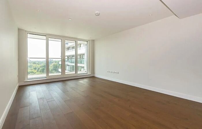 3 Bedroom Flat To Rent In Sophora House, Vista Chelsea Bridge, Queens Town Road, SW11