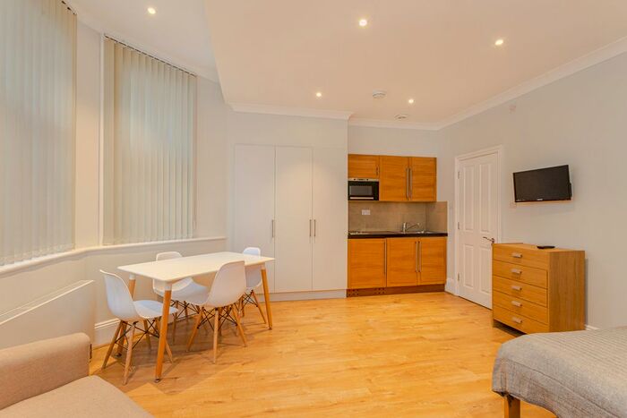 Studio To Rent In Courtfield Gardens, Earls Court SW5