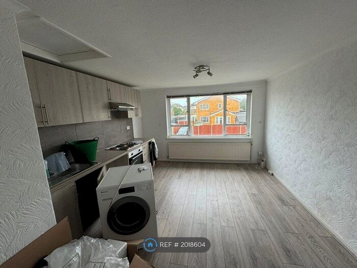 2 Bedroom Flat To Rent In Chelmer Road, Witham, CM8