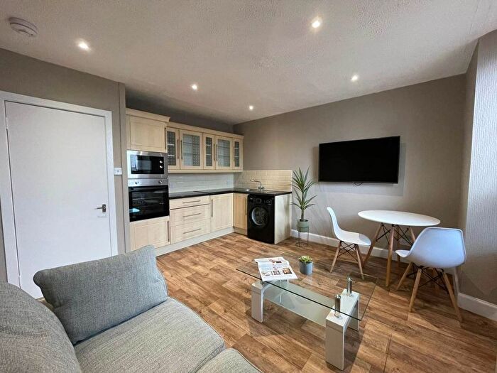 1 Bedroom Flat To Rent In Mains Road, Dundee, DD3