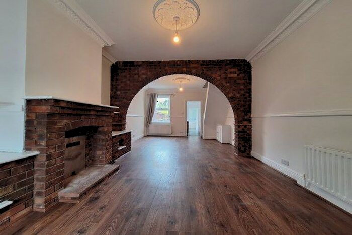 2 Bedroom Property To Rent In Blenheim Road, Dartford, DA1