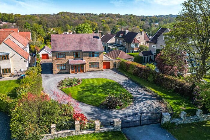 4 Bedroom Detached House For Sale In North Lane, Roundhay, Leeds, LS8