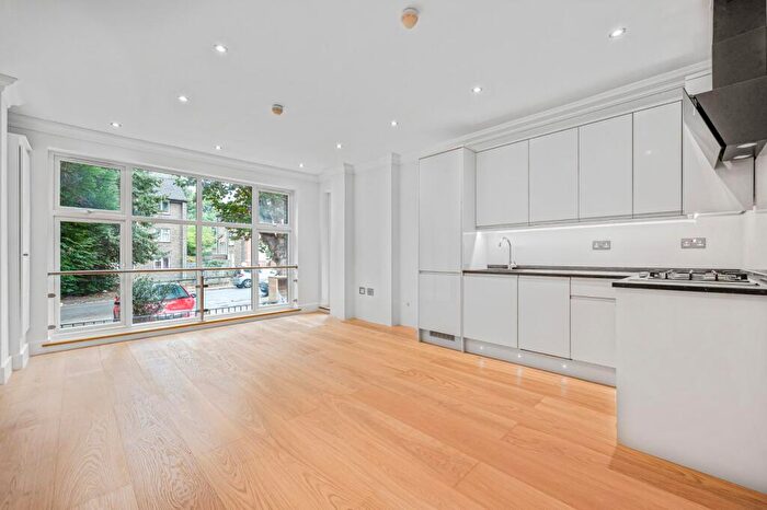 1 Bedroom Duplex To Rent In Chatsworth Road, Kilburn, London, NW2