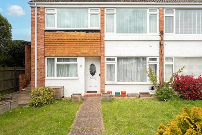 2 Bedroom Maisonette For Sale In Chilworth Gardens, Sutton, SM1