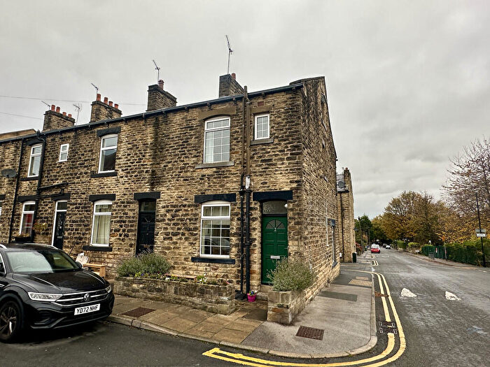 4 Bedroom End Of Terrace House To Rent In Donald Street, Farsley, LS28