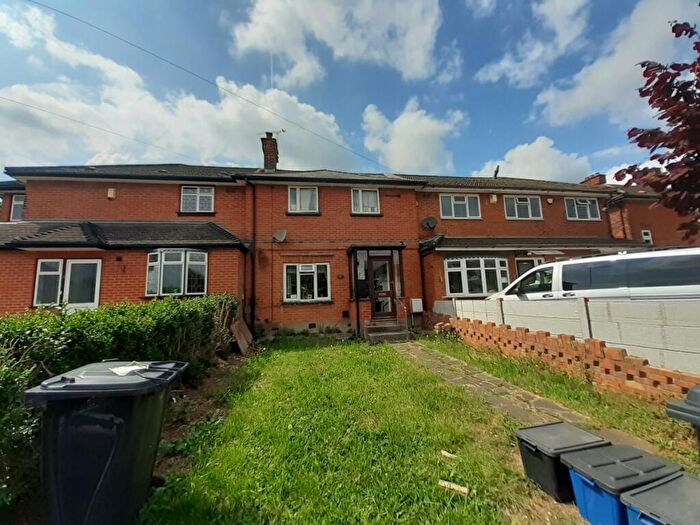 3 Bedroom House To Rent In Colvin Gardens, Hainault, IG6