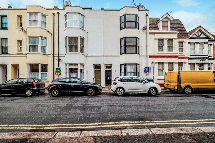 2 Bedroom Apartment To Rent In Western Place, BN11