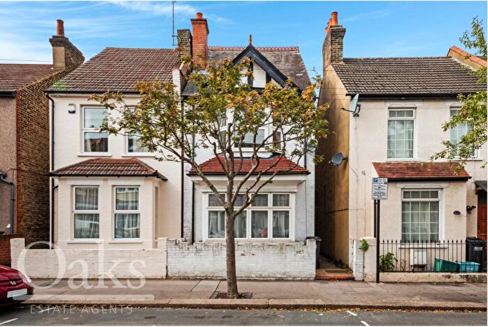 3 Bedroom Semi-Detached House To Rent In Addiscombe Court Road, East Croydon, CR0
