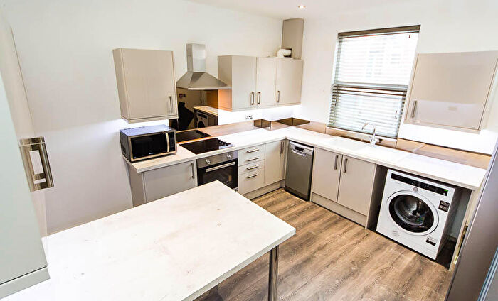 6 Bedroom Terraced House To Rent In Lucas Street, Woodhouse, Leeds, LS6