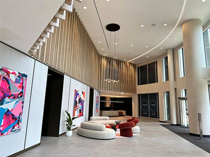 2 Bedroom Apartment To Rent In Thr, Silversroft, Manchester, M15