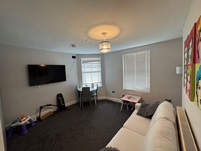 1 Bedroom Flat To Rent In Marine Gardens, Margate, CT9