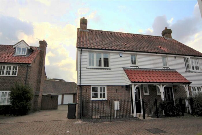 3 Bedroom Semi-Detached House To Rent In Anisa Close, Kings Hill, West Malling, ME19
