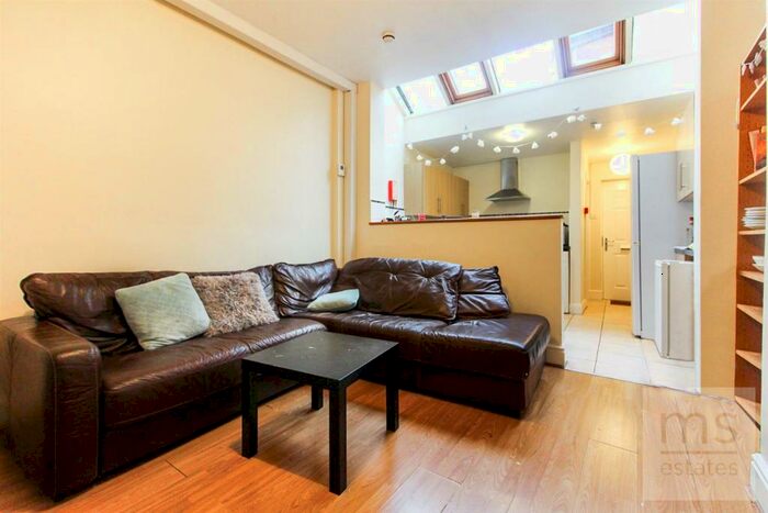 5 Bedroom Terraced House To Rent In Mettham Street, Lenton, Nottingham, NG7