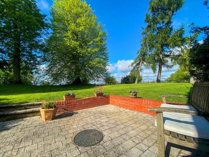 3 Bedroom Barn Conversion For Sale In The Courtyard, Liscombe Park, Soulbury, LU7