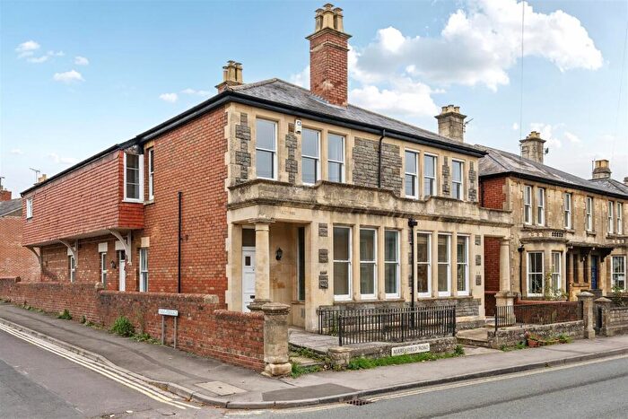 1 Bedroom Flat For Sale In Marshfield Road, Chippenham, SN15