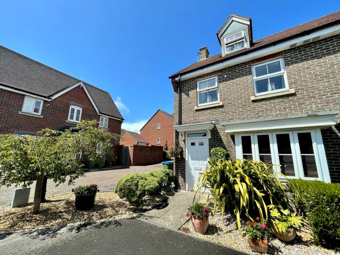 3 Bedroom Semi-Detached House To Rent In Craig Meadows, Ringmer, BN8
