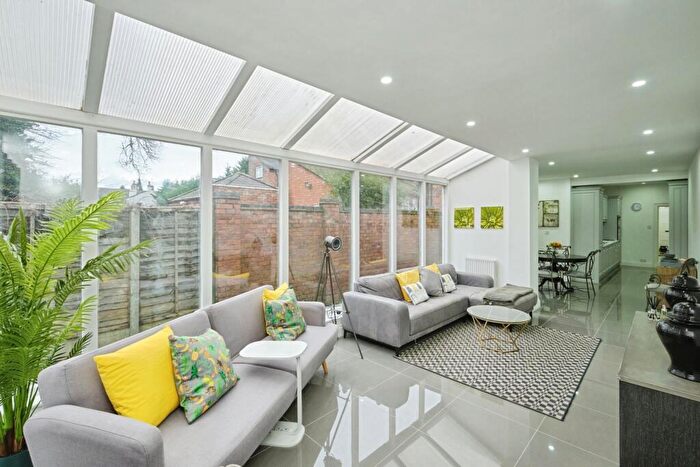 3 Bedroom Terraced House For Sale In Reservoir Retreat, Birmingham, B16