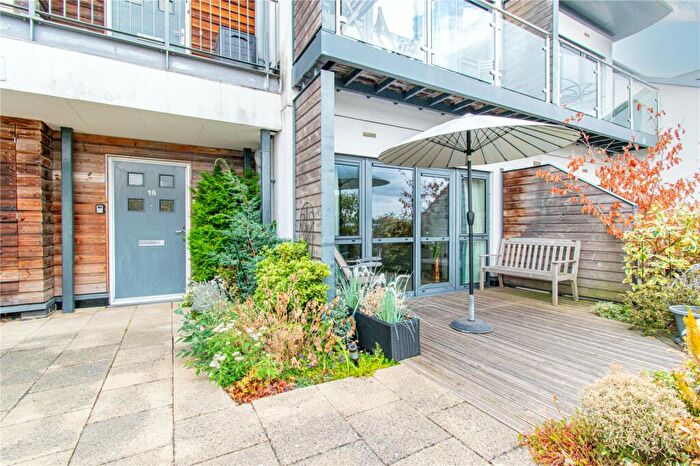 2 Bedroom Apartment For Sale In Park Way, Newbury, Berkshire, RG14