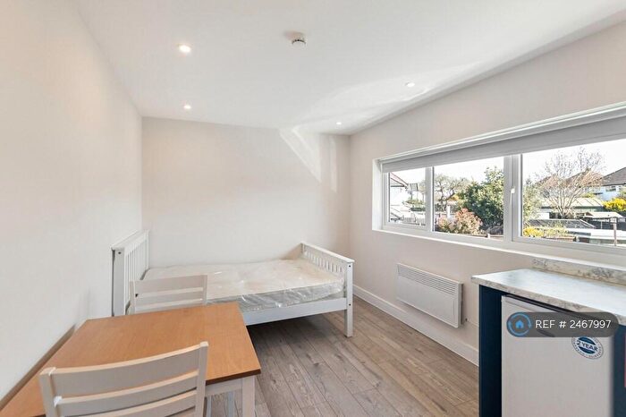 Studio To Rent In Pine Gardens, Ruislip, HA4