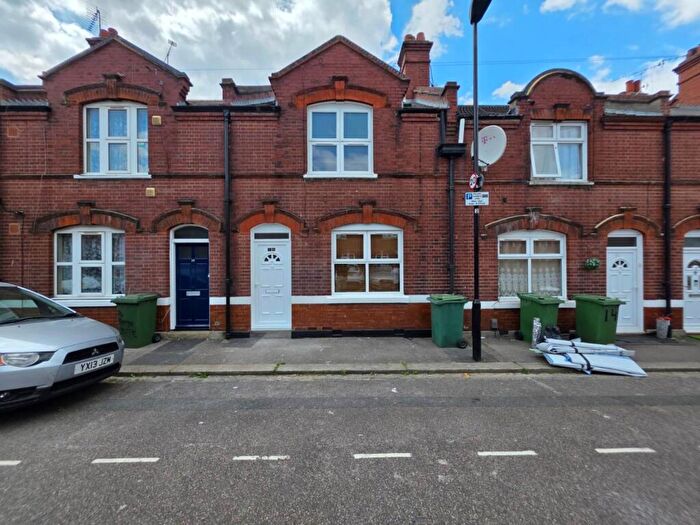 3 Bedroom Terraced House To Rent In Barge House Road, London, E16