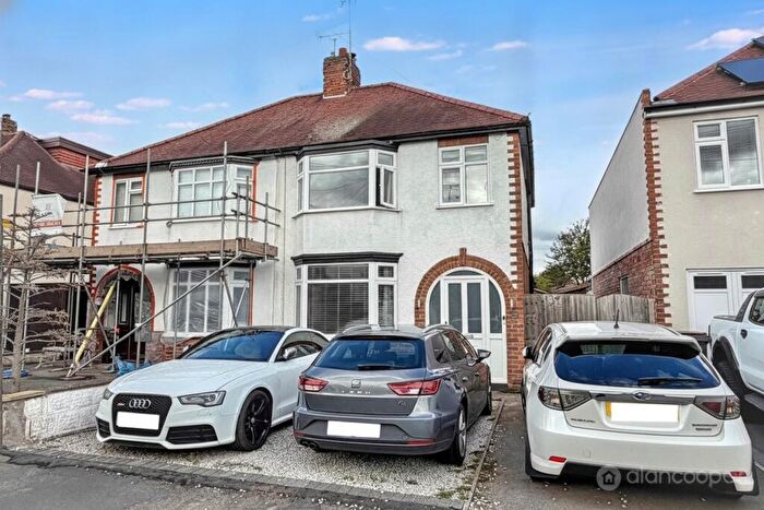 3 Bedroom Semi-Detached House For Sale In Glenfield Avenue, Weddington, Nuneaton, CV10