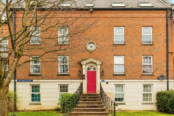 1 Bedroom Flat To Rent In Victoria Place, Banbury, OX16