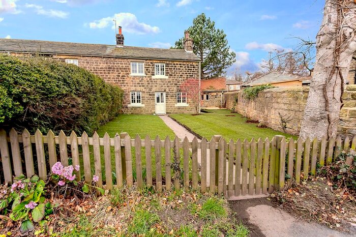 2 Bedroom Terraced House To Rent In Harrogate Road, Harewood, LS17