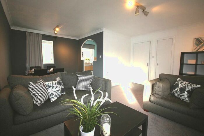 2 Bedroom Flat To Rent In South Gyle Wynd, Edinburgh, EH12