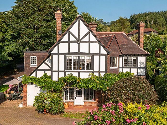 4 Bedroom Detached House For Sale In Moorcourt Close, Sidmouth, EX10