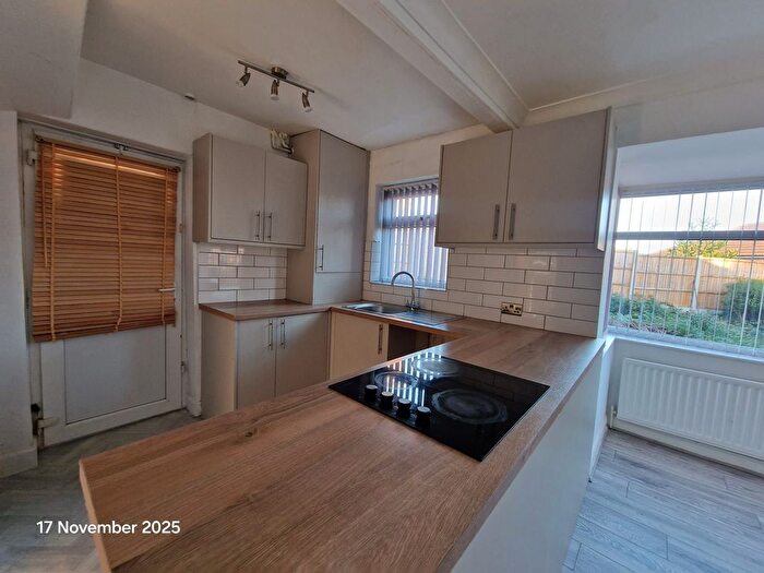 3 Bedroom Semi-Detached House To Rent In Lancastre Grove, Leeds, LS5
