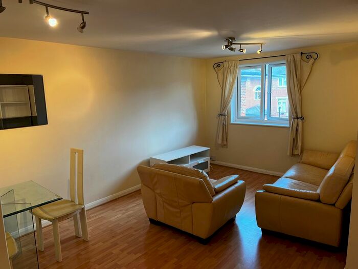 1 Bedroom Flat To Rent In Swynford Gardens, London, NW4