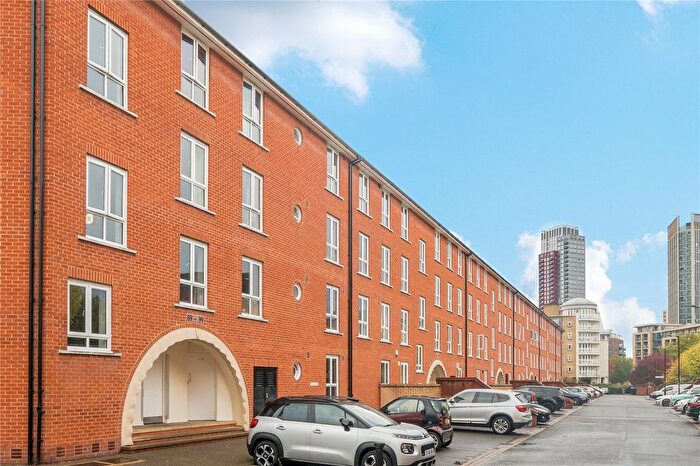 2 Bedroom Flat For Sale In Garter Way, London, SE16