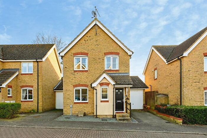 3 Bedroom Link Detached House For Sale In Bulrush Avenue, Downham Market, PE38