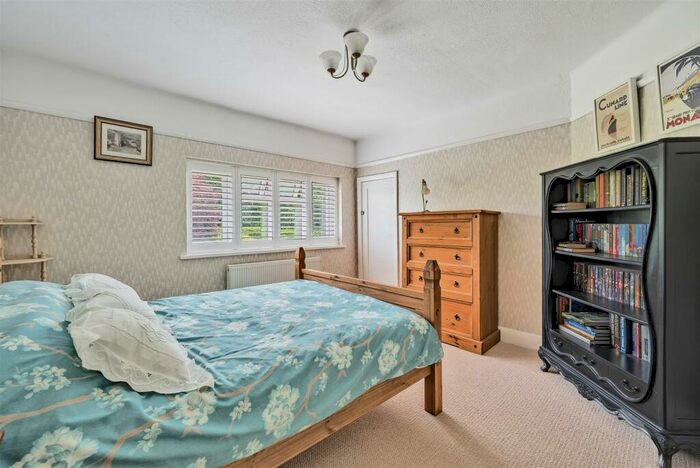 5 Bedroom Detached House For Sale In Banstead Road, Banstead, SM7