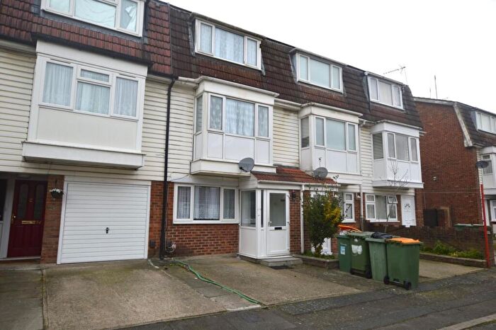 4 Bedroom Terraced House To Rent In Young Road, London, E16