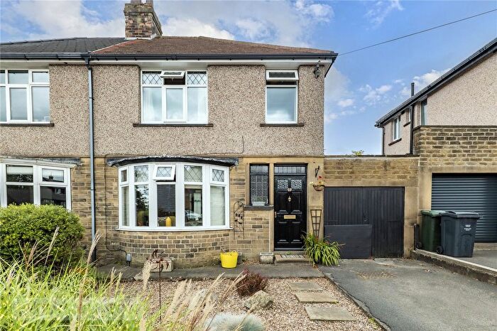 3 Bedroom Semi-Detached House For Sale In Crosland Road, Huddersfield, West Yorkshire, HD3