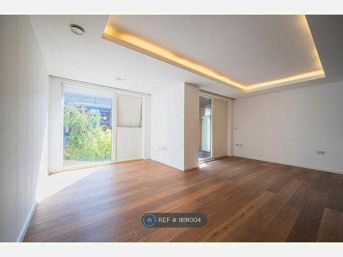 2 Bedroom Flat To Rent In Landau Apartments, London, SW6