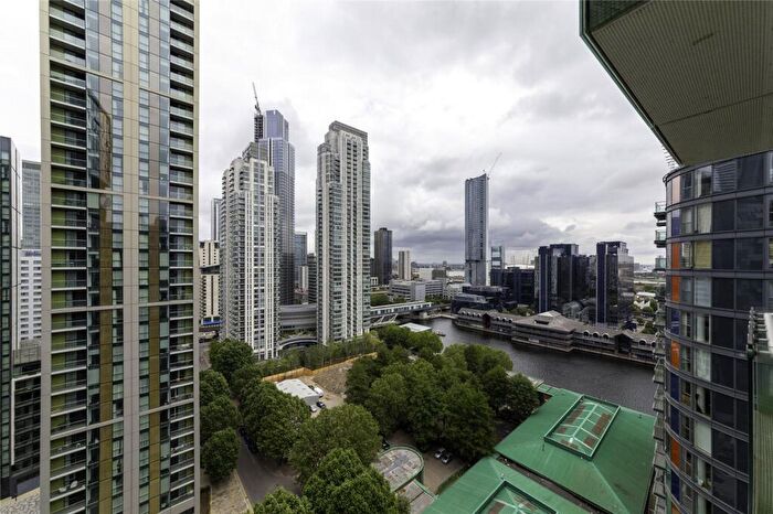 Apartment To Rent In Duckman Tower, Lincoln Plaza, Canary Wharf, London, E14