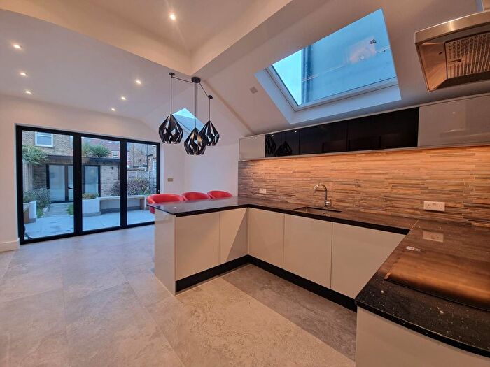 4 Bedroom Maisonette To Rent In Langham Road, Turnpike Lane, N15