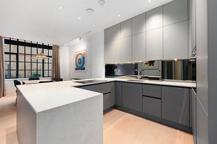 2 Bedroom Flat To Rent In Half Moon Court, Smithfield, EC1A