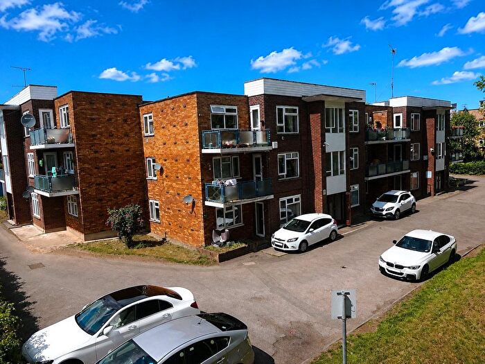 2 Bedroom Flat For Sale In New Bedford Road, Luton, Bedfordshire, LU3