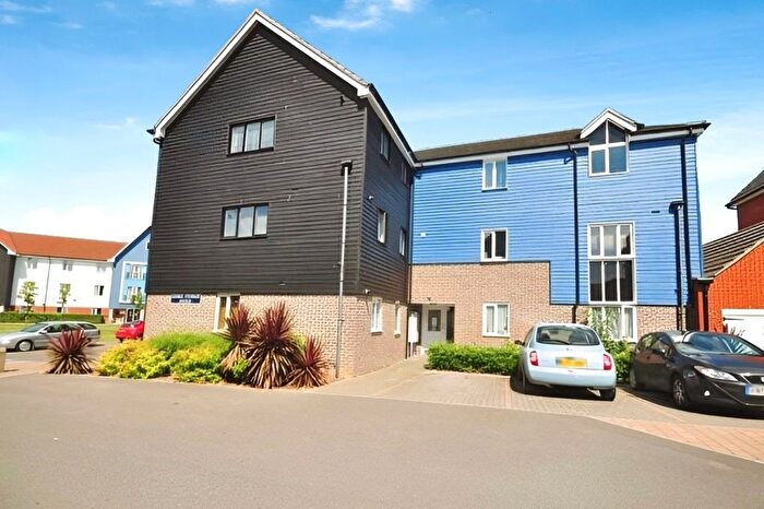 2 Bedroom Flat For Sale In George Stewart Avenue, Faversham, Kent, ME13